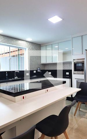 Casa à venda com 289m², 4 quartos e 4 vagasCozinha 1
