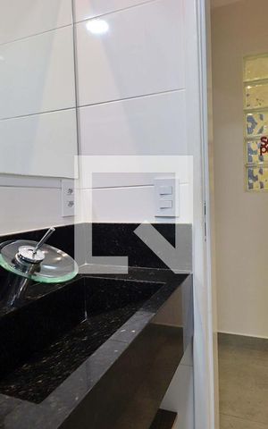 Casa à venda com 289m², 4 quartos e 4 vagasBanheiro 1