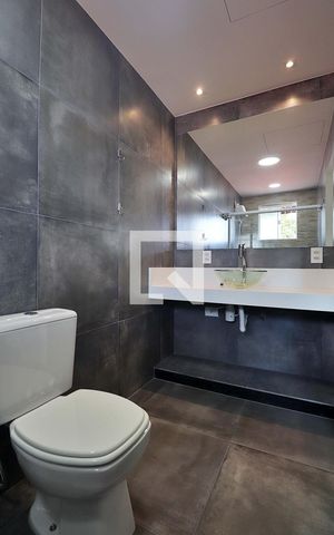 Casa à venda com 289m², 4 quartos e 4 vagasBanheiro da Suíte 1