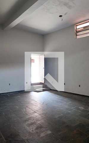 Casa à venda com 289m², 4 quartos e 4 vagasSalão