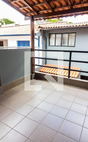 Casa à venda com 340m², 4 quartos e 4 vagasSuíte 2, varanda