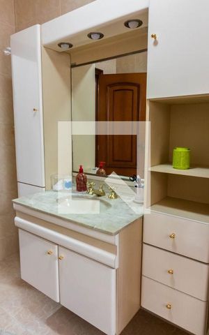 Casa à venda com 340m², 4 quartos e 4 vagasSuíte 2, Banheiro 