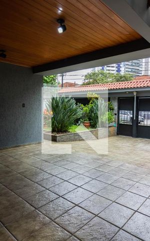 Casa à venda com 340m², 4 quartos e 4 vagasGaragem