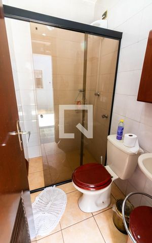 Casa à venda com 340m², 4 quartos e 4 vagasBanheiro, edícula 