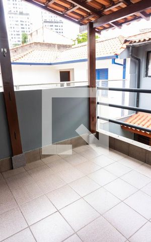 Casa à venda com 340m², 4 quartos e 4 vagasSuíte 2, varanda