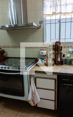 Casa à venda com 340m², 4 quartos e 4 vagasCozinha 