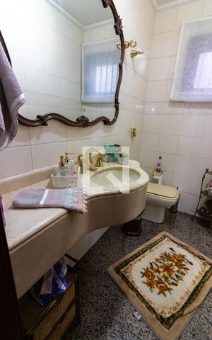 Casa à venda com 340m², 4 quartos e 4 vagasLavabo