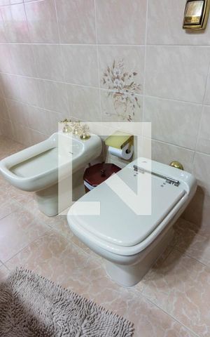 Casa à venda com 340m², 4 quartos e 4 vagasSuíte 2, Banheiro 