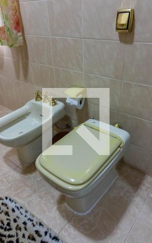 Casa à venda com 340m², 4 quartos e 4 vagasSuíte 3, Banheiro 