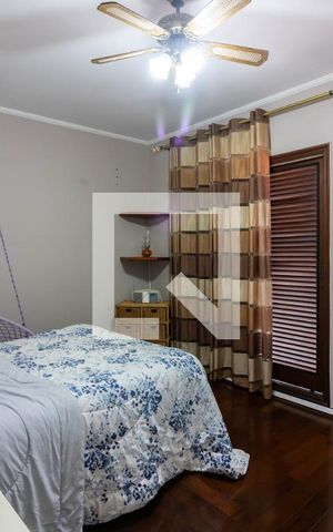 Casa à venda com 340m², 4 quartos e 4 vagasSuíte 2