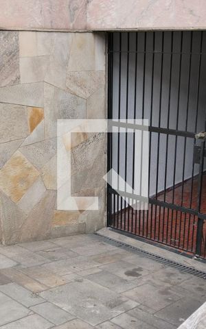 Casa para alugar com 376m², 3 quartos e 6 vagasQuintal