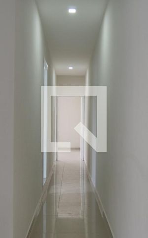 Casa para alugar com 376m², 3 quartos e 6 vagasCorredor/Escada