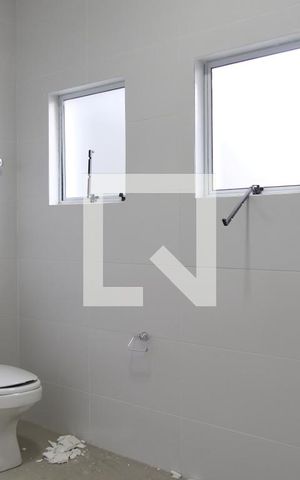 Casa para alugar com 376m², 3 quartos e 6 vagasBanheiro Social 1