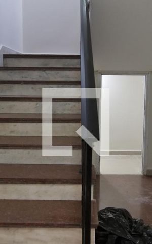 Casa para alugar com 376m², 3 quartos e 6 vagasCorredor/Escada