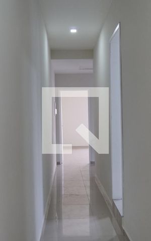 Casa para alugar com 376m², 3 quartos e 6 vagasCorredor/Escada