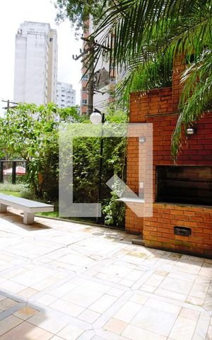 Apartamento à venda com 170m², 4 quartos e 3 vagas Apartamento à venda com 170m², 4 quartos e 3 vagasÁrea comum - Churrasqueira