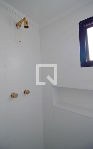 Apartamento à venda com 170m², 4 quartos e 3 vagas Apartamento à venda com 170m², 4 quartos e 3 vagasBanheiro da Suíte 1
