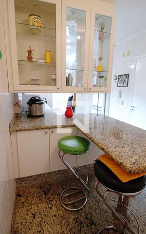 Apartamento à venda com 170m², 4 quartos e 3 vagas Apartamento à venda com 170m², 4 quartos e 3 vagasCopa