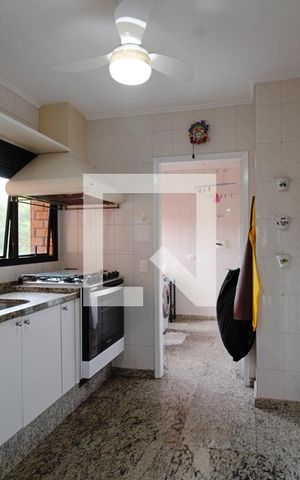 Apartamento à venda com 170m², 4 quartos e 3 vagas Apartamento à venda com 170m², 4 quartos e 3 vagasCozinha