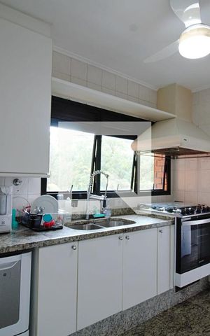 Apartamento à venda com 170m², 4 quartos e 3 vagas Apartamento à venda com 170m², 4 quartos e 3 vagasCozinha
