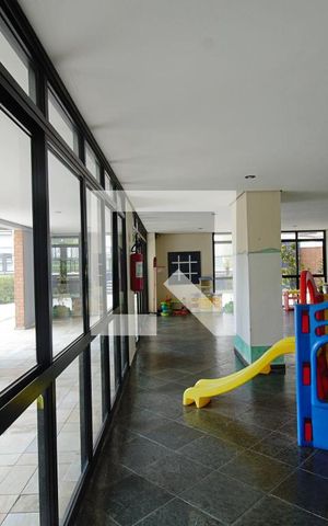 Apartamento à venda com 170m², 4 quartos e 3 vagas Apartamento à venda com 170m², 4 quartos e 3 vagasÁrea comum - Playground