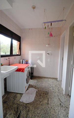 Apartamento à venda com 170m², 4 quartos e 3 vagas Apartamento à venda com 170m², 4 quartos e 3 vagasÁrea de Serviço