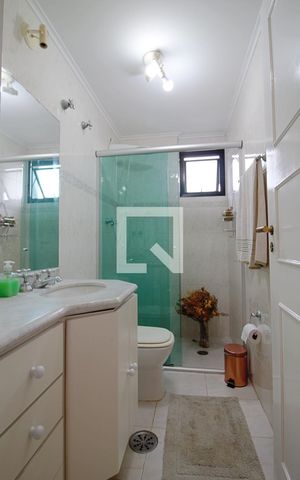 Apartamento à venda com 170m², 4 quartos e 3 vagas Apartamento à venda com 170m², 4 quartos e 3 vagasBanheiro Social
