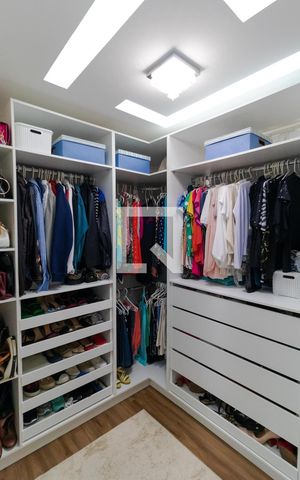 Apartamento à venda com 110m², 3 quartos e 1 vaga Apartamento à venda com 110m², 3 quartos e 1 vagaCloset da Suíte