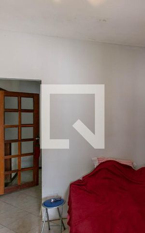 Casa à venda com 150m², 3 quartos e 4 vagas Casa à venda com 150m², 3 quartos e 4 vagasSala