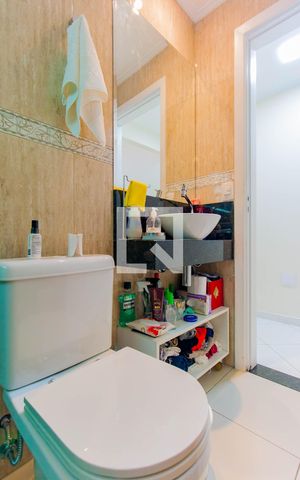 Casa à venda com 200m², 2 quartos e 2 vagas Casa à venda com 200m², 2 quartos e 2 vagasBanheiro 1