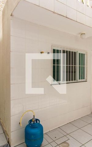 Casa à venda com 200m², 2 quartos e 2 vagas Casa à venda com 200m², 2 quartos e 2 vagasQuintal