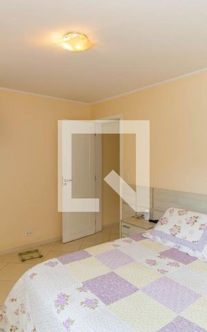Casa à venda com 200m², 2 quartos e 2 vagas Casa à venda com 200m², 2 quartos e 2 vagasQuarto 1