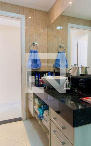 Casa à venda com 200m², 2 quartos e 2 vagas Casa à venda com 200m², 2 quartos e 2 vagasBanheiro 2