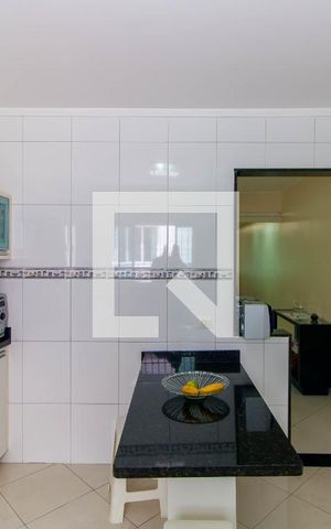 Casa à venda com 200m², 2 quartos e 2 vagas Casa à venda com 200m², 2 quartos e 2 vagasCozinha