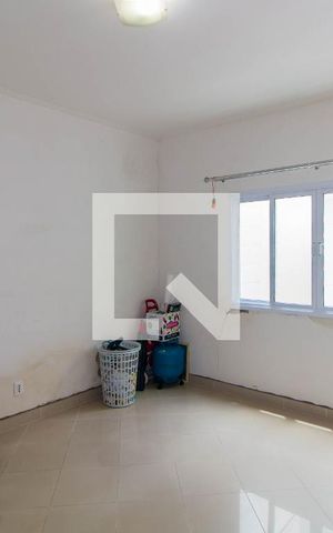 Casa à venda com 200m², 2 quartos e 2 vagas Casa à venda com 200m², 2 quartos e 2 vagasQuarto - Casa 2