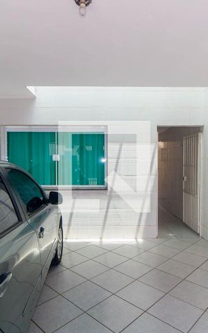Casa à venda com 200m², 2 quartos e 2 vagas Casa à venda com 200m², 2 quartos e 2 vagasGaragem