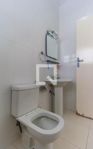 Casa à venda com 200m², 2 quartos e 2 vagas Casa à venda com 200m², 2 quartos e 2 vagasBanheiro - Casa 2