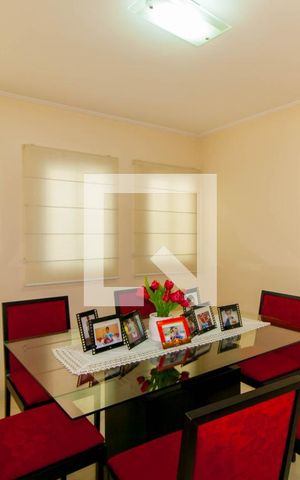 Casa à venda com 200m², 2 quartos e 2 vagas Casa à venda com 200m², 2 quartos e 2 vagasSala de Jantar