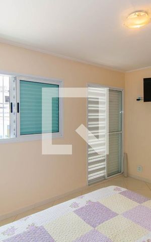 Casa à venda com 200m², 2 quartos e 2 vagas Casa à venda com 200m², 2 quartos e 2 vagasQuarto 1