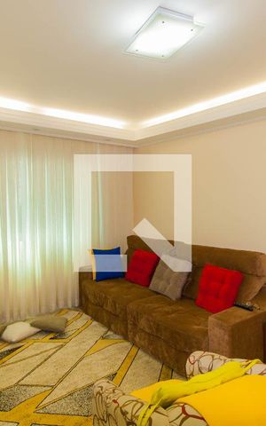 Casa à venda com 200m², 2 quartos e 2 vagas Casa à venda com 200m², 2 quartos e 2 vagasSala