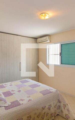 Casa à venda com 200m², 2 quartos e 2 vagas Casa à venda com 200m², 2 quartos e 2 vagasQuarto 1