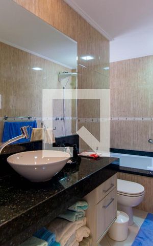 Casa à venda com 200m², 2 quartos e 2 vagas Casa à venda com 200m², 2 quartos e 2 vagasBanheiro 2