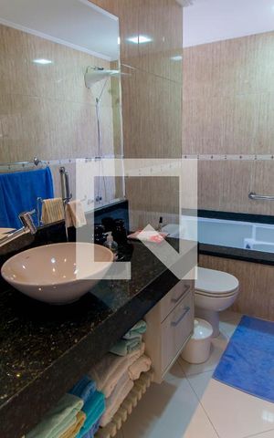 Casa à venda com 200m², 2 quartos e 2 vagas Casa à venda com 200m², 2 quartos e 2 vagasBanheiro 2