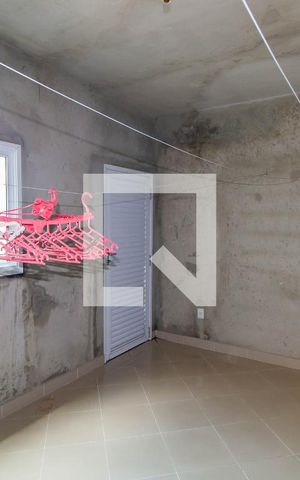 Casa à venda com 200m², 2 quartos e 2 vagas Casa à venda com 200m², 2 quartos e 2 vagasDispensa