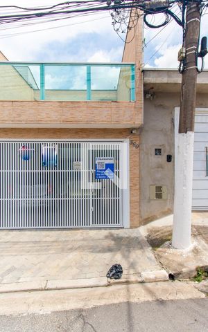 Casa à venda com 200m², 2 quartos e 2 vagas Casa à venda com 200m², 2 quartos e 2 vagasPlaca Quinto Andar