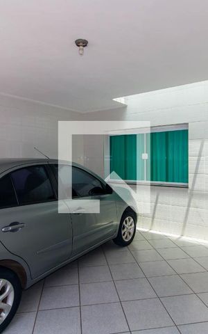 Casa à venda com 200m², 2 quartos e 2 vagas Casa à venda com 200m², 2 quartos e 2 vagasGaragem