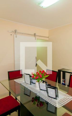 Casa à venda com 200m², 2 quartos e 2 vagas Casa à venda com 200m², 2 quartos e 2 vagasSala de Jantar