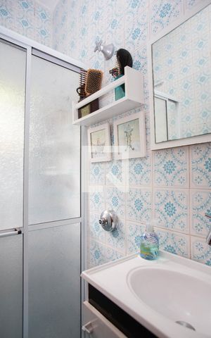 Casa à venda com 200m², 3 quartos e 2 vagasBanheiro de Serviço