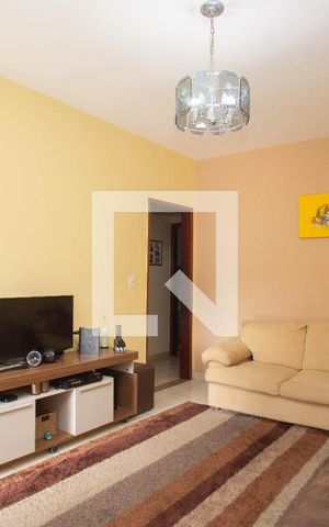 Casa à venda com 200m², 3 quartos e 2 vagasSala
