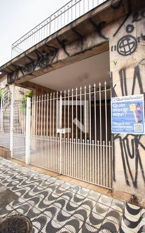 Casa à venda com 200m², 3 quartos e 2 vagasFachada - placa instalada